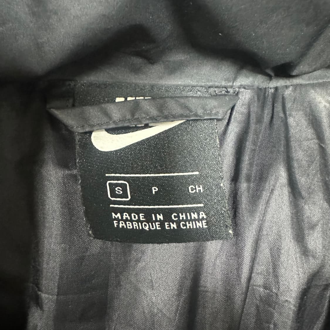 ✨ (바배) 나이키 블랙 크롭 숏 패딩  상품이미지4