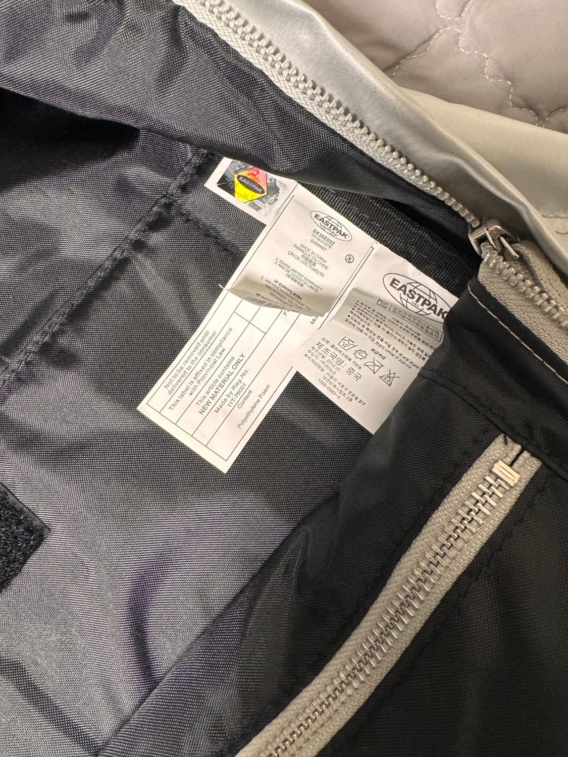 라프시몬스 이스트팩 포스터 백팩 상품이미지4