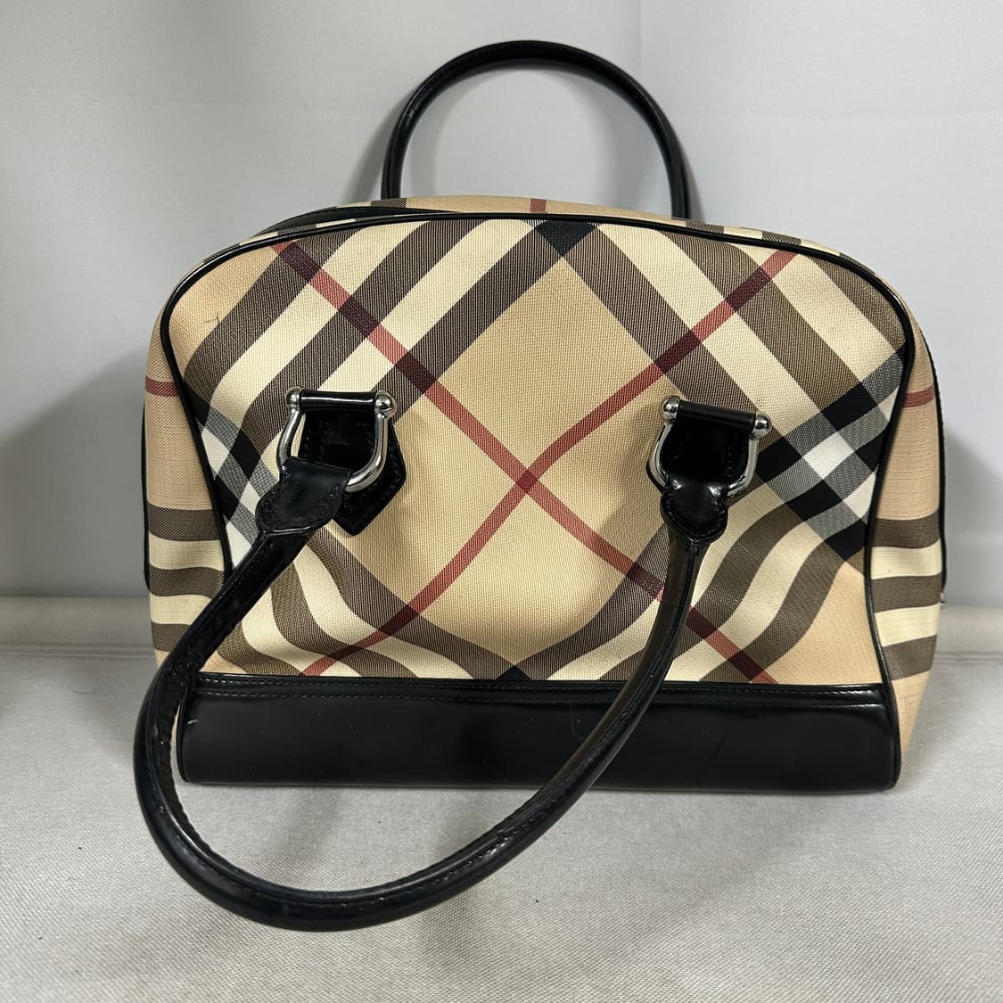 버버리 체크 토트백 상품이미지1