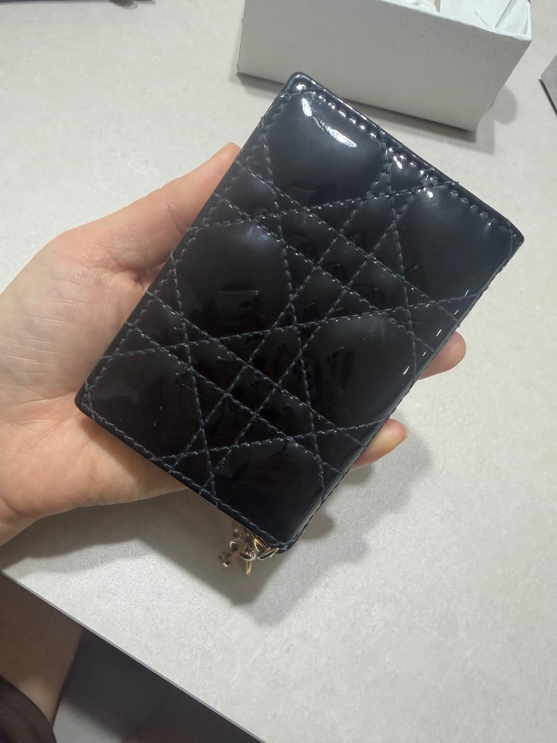 디올 까나쥬 볼륨 카드지갑 상품이미지3