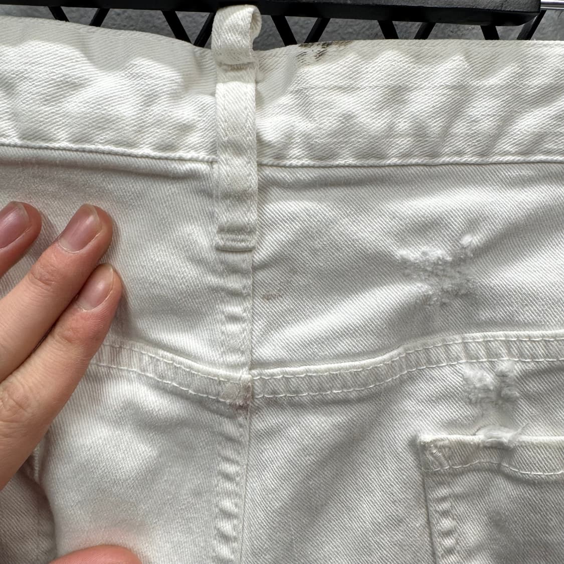 디스퀘이드2 디스트로이드 데님 팬츠 후면 로고 포인트 화이트 상품이미지10