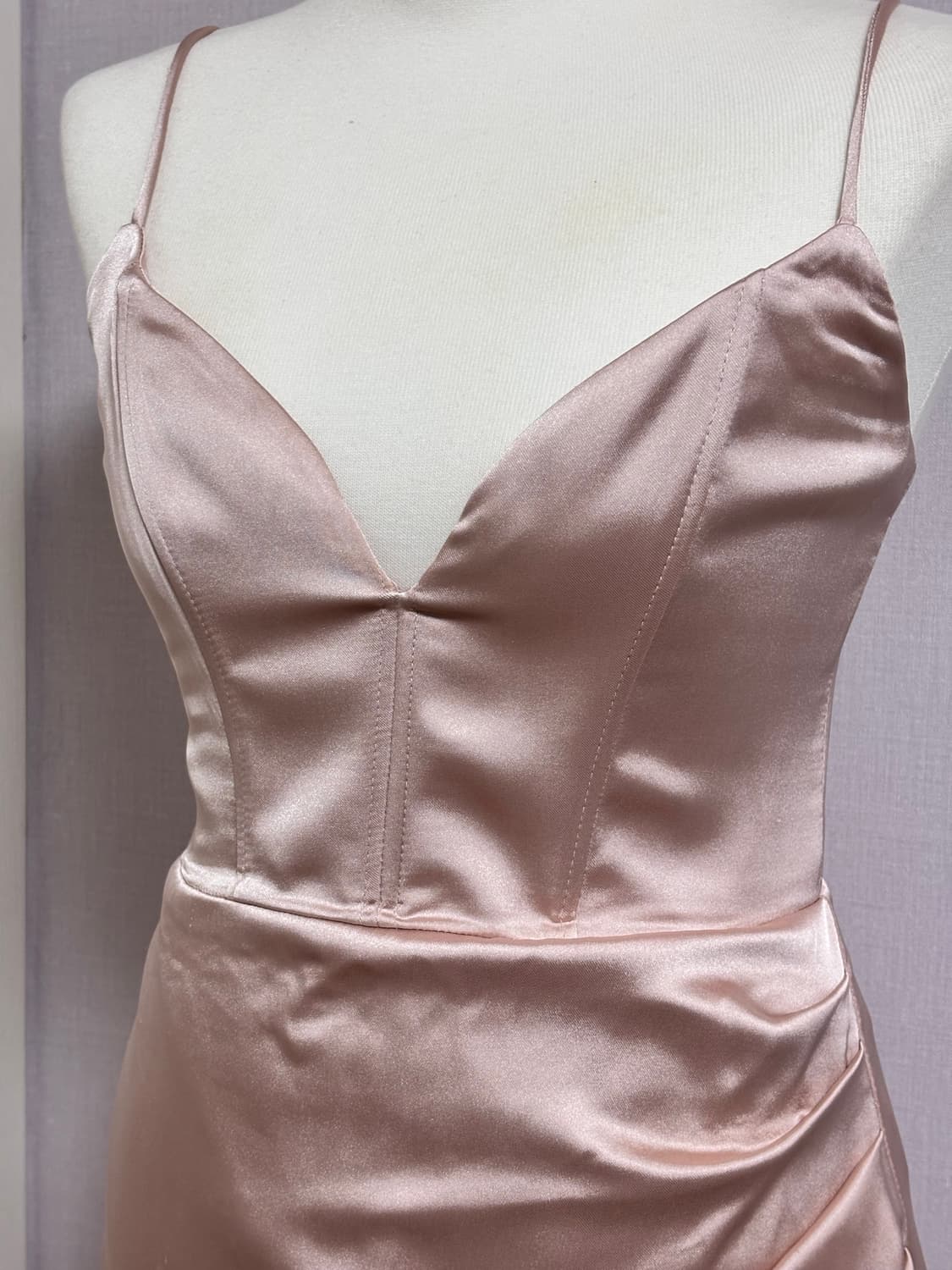 (착샷O) 자라 누드핑크 새틴 슬리브리스 미니 원피스 상품이미지2