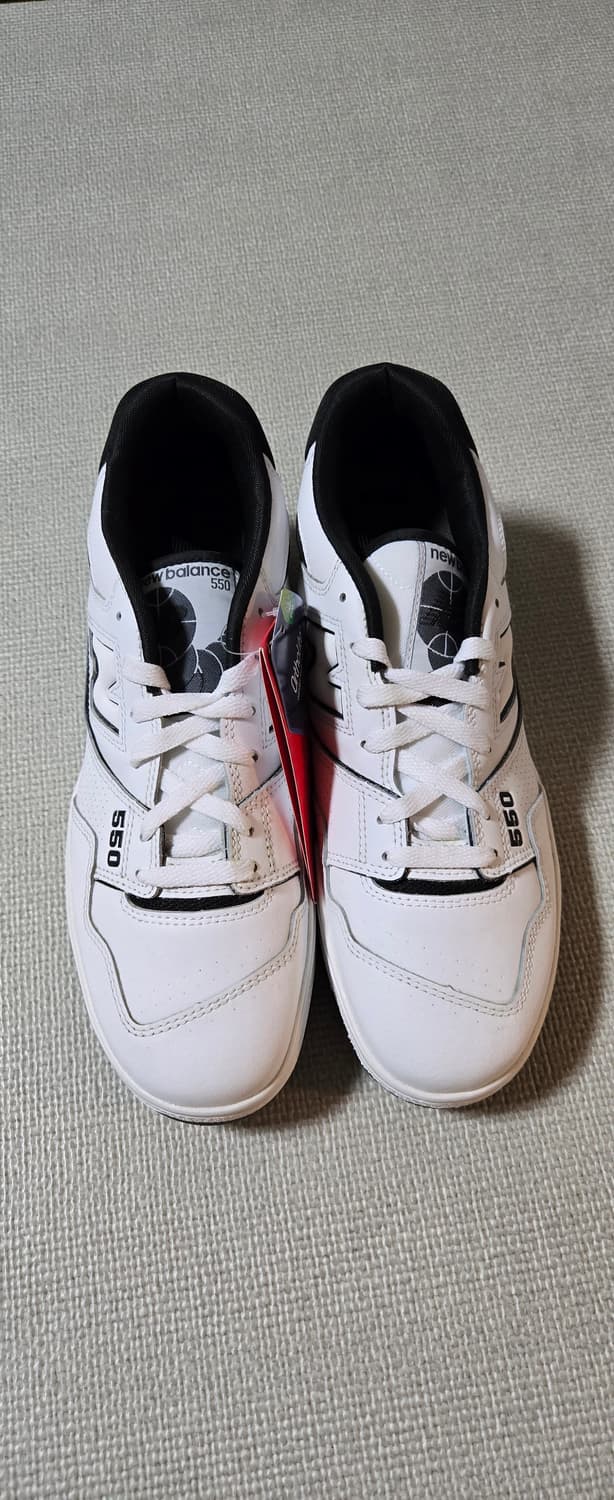 뉴발란스 550 화이트 블랙 2E 290사이즈  상품이미지2