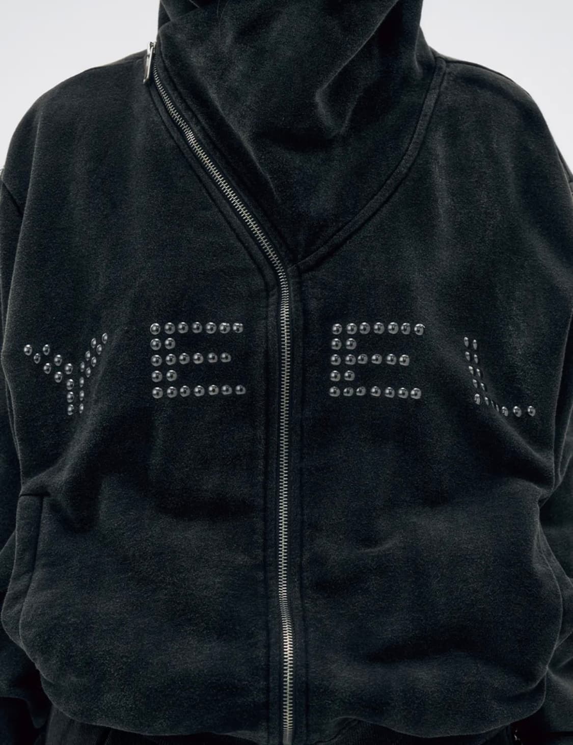 STUDDED Y ZIP-UP HOODIE BLACK 상품이미지3