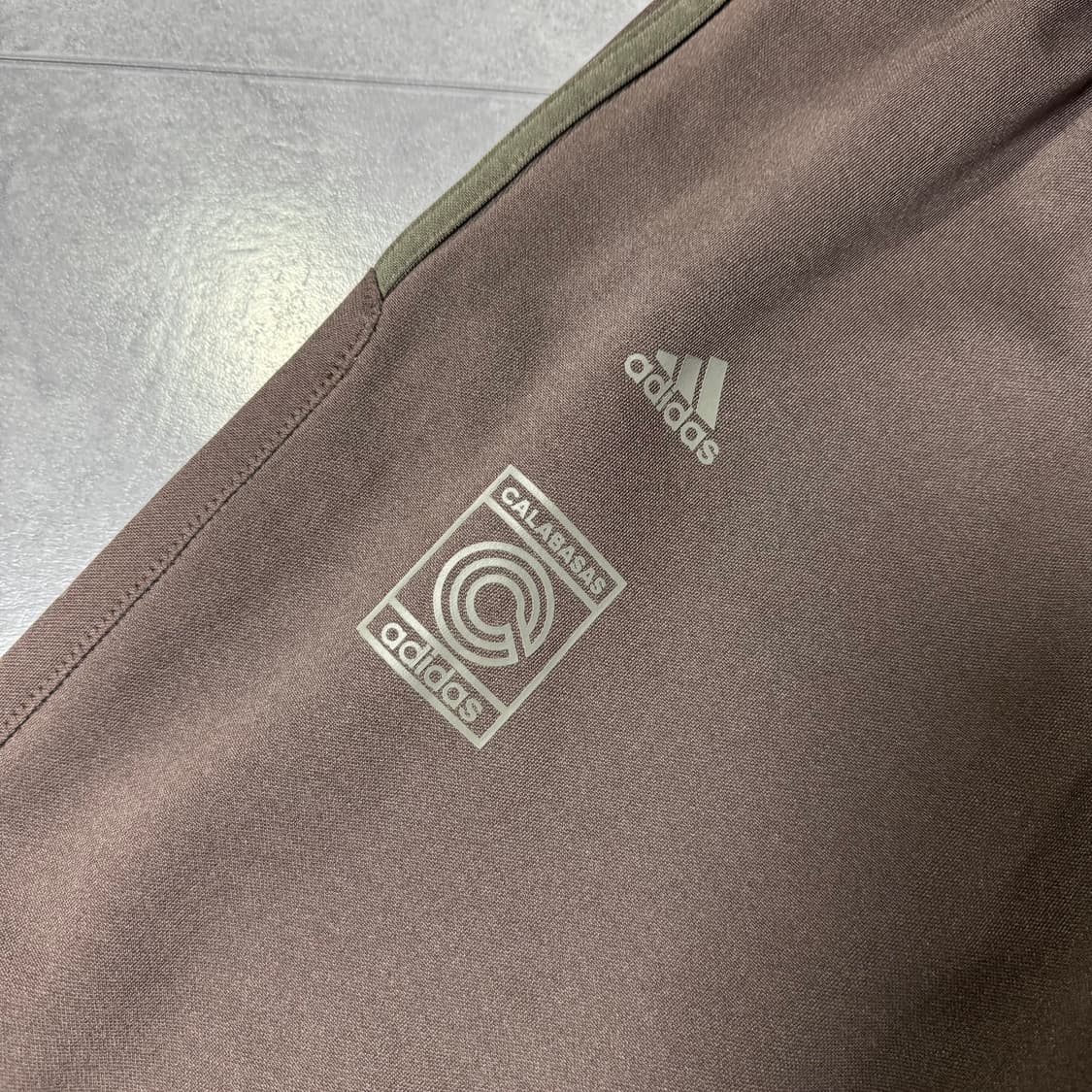 아디다스 이지 칼라바사스 트랙 팬츠 상품이미지2