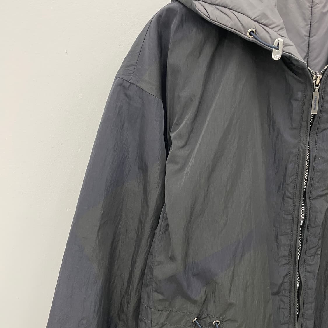 질샌더 나일론 블랙 국방 배색 경량 패딩 상품이미지5