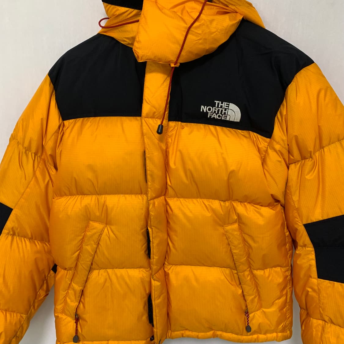 노스페이스 눕시 700 패딩 옐로우/블랙 빈티지 점퍼 90사이즈 상품이미지3