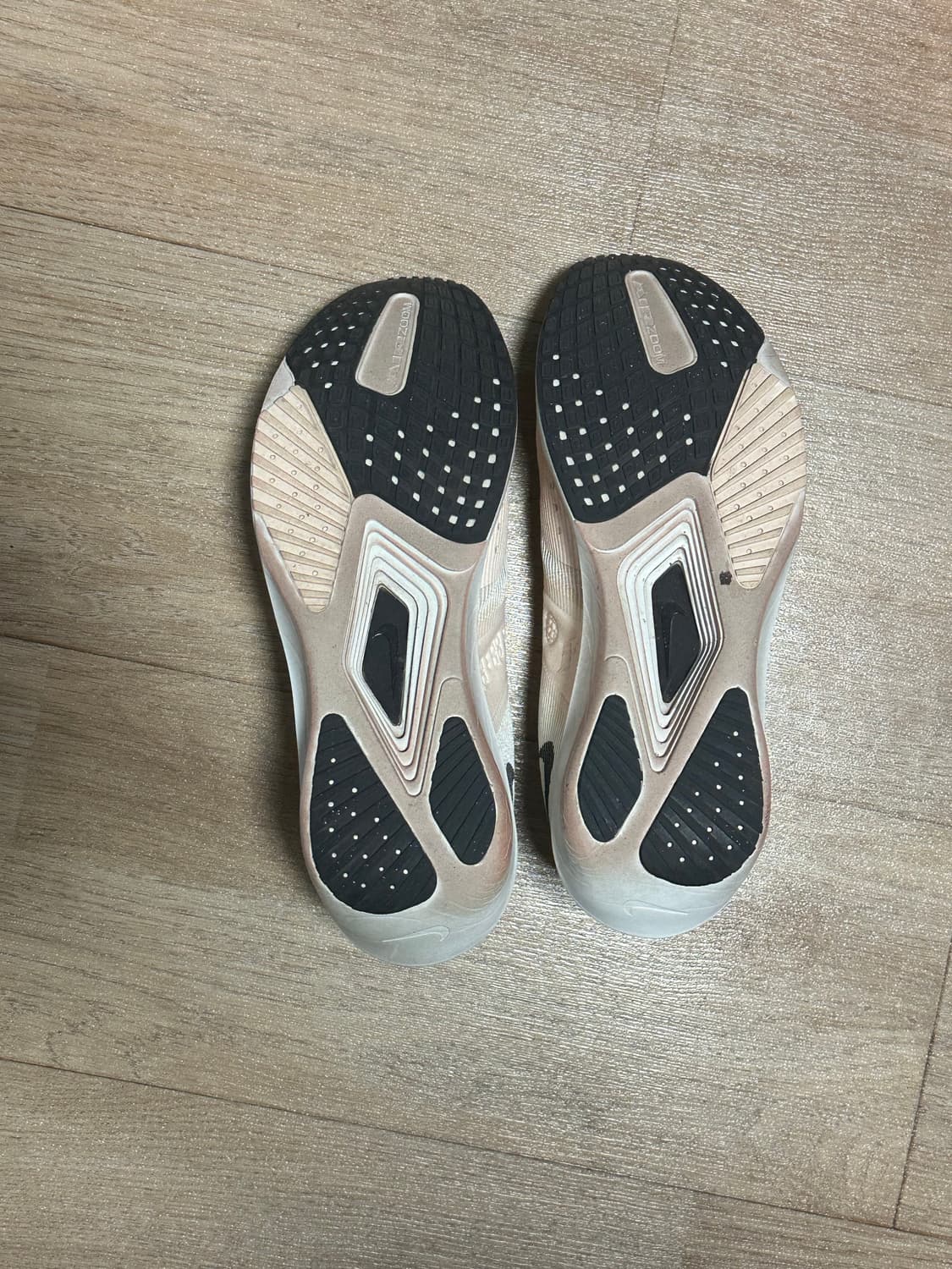 나이키 에어 줌 라이벌 플라이4 세일 아이보리 270 상품이미지4