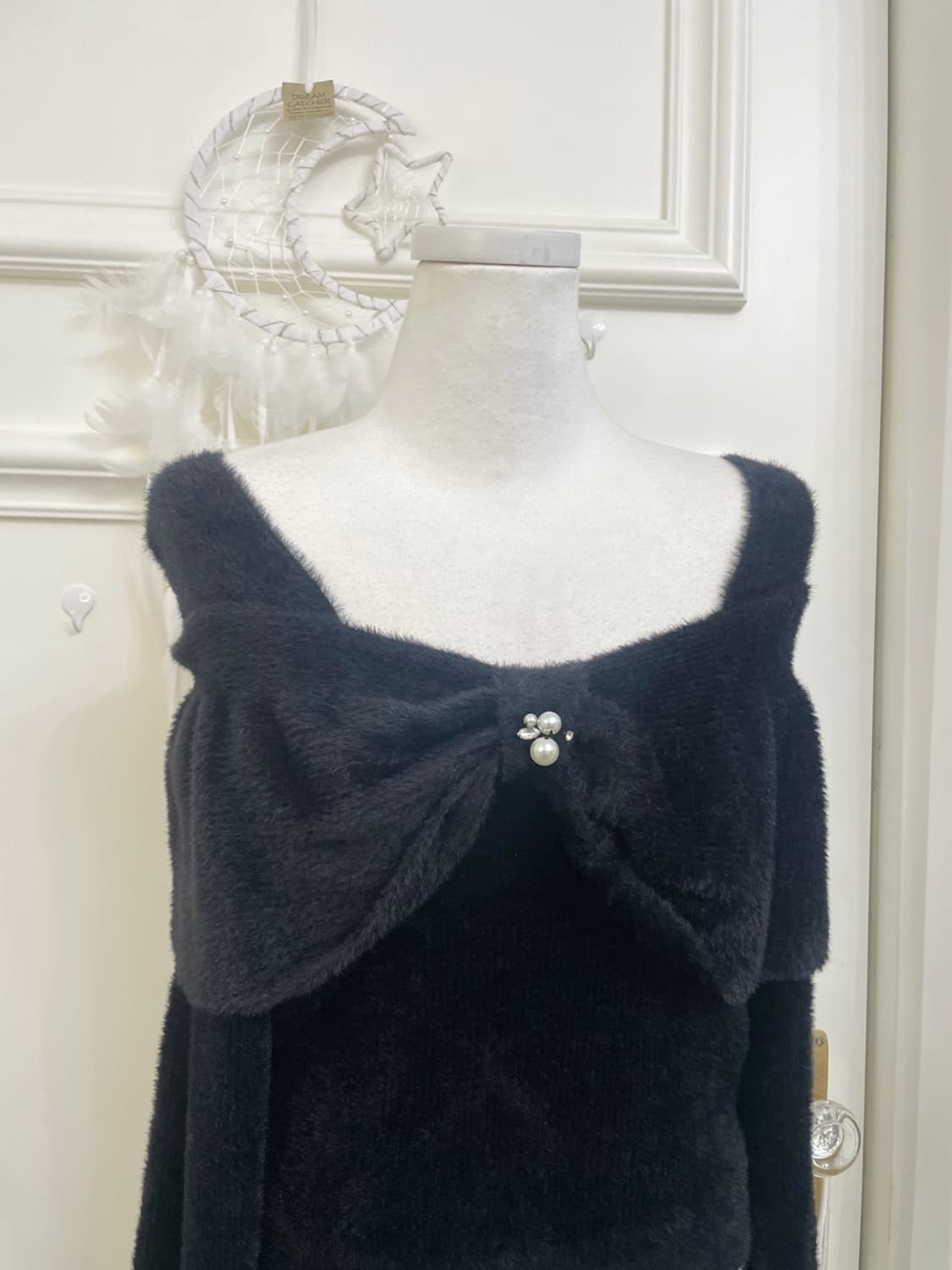 black bow off-shoulder warm fur sweater 상품이미지5