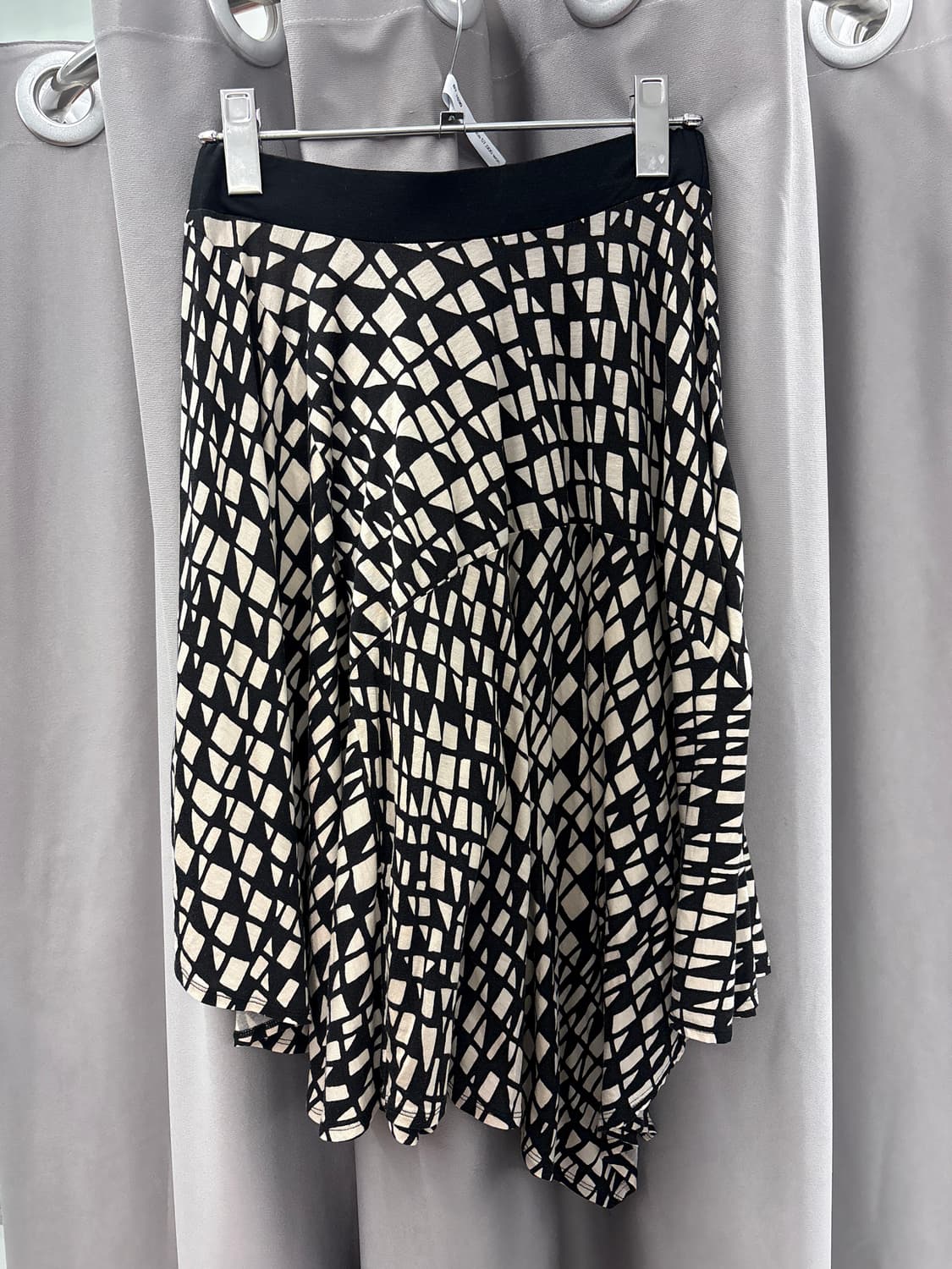 디케이엔와이 스퀘어패턴 밴딩 미디스커트 상품이미지2