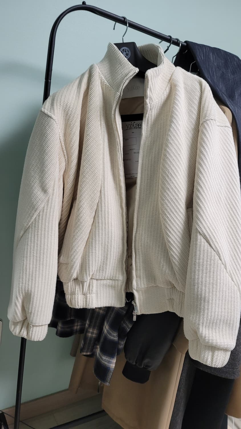 Yiyae 듀플렉스 집업 팝니다 상품이미지1