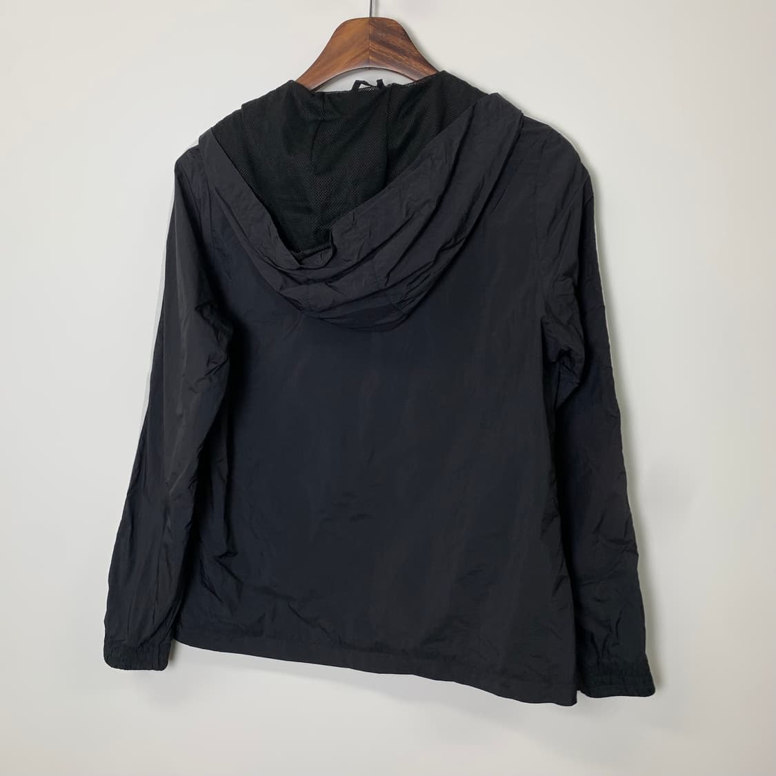 아디다스 블랙 사이드라인 바람막이 상품이미지3