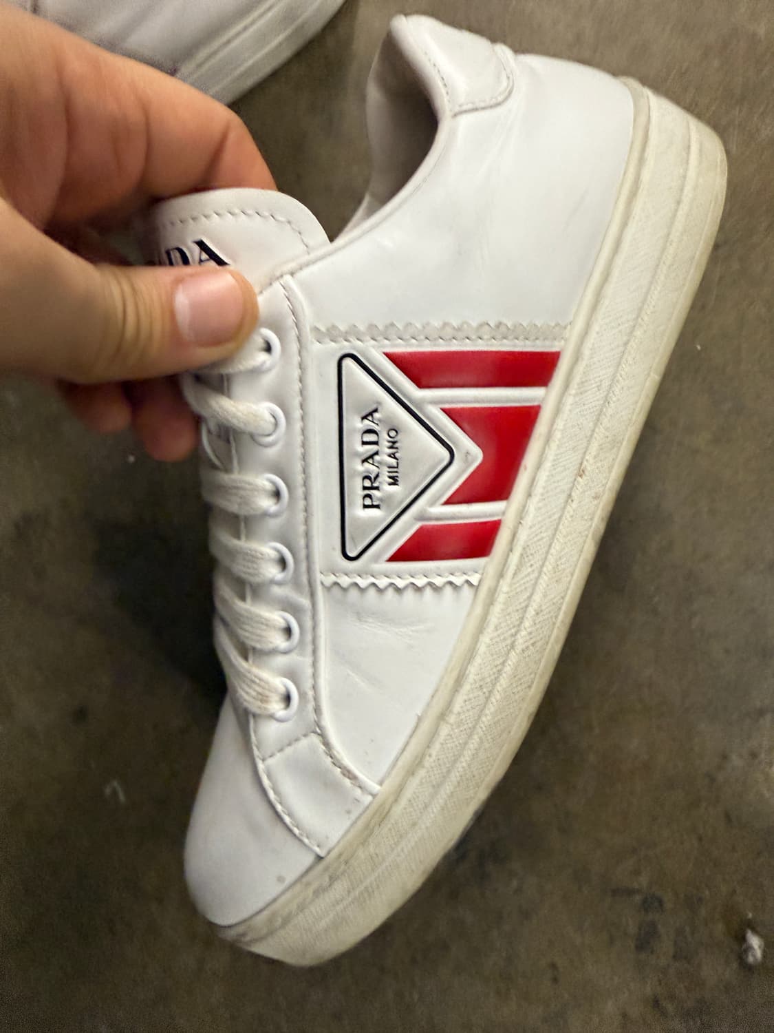 프라다 정품 1E125M 화이트&레드 컬러 비텔로 애비뉴  스니커즈 상품이미지4