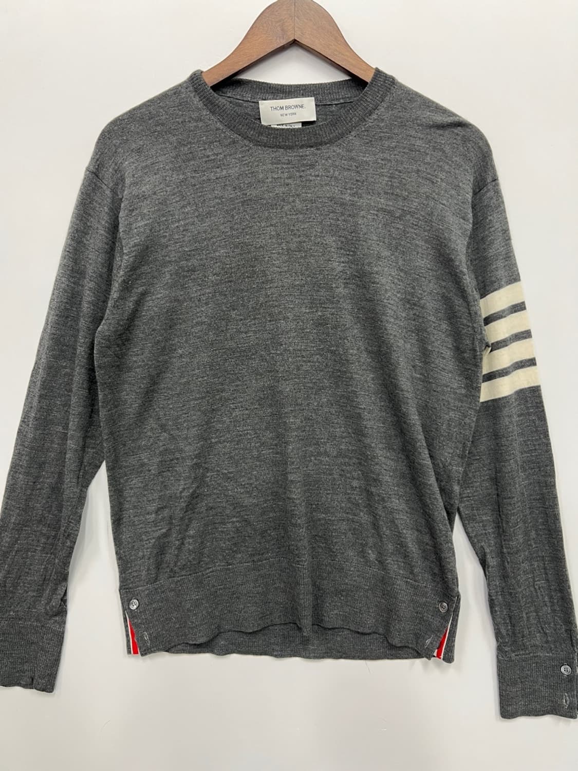 톰브라운 맨투맨 상품이미지1