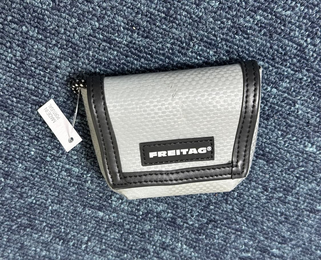 새제품 Freitag 프라이탁 희귀 실버 키링 판매 상품이미지2