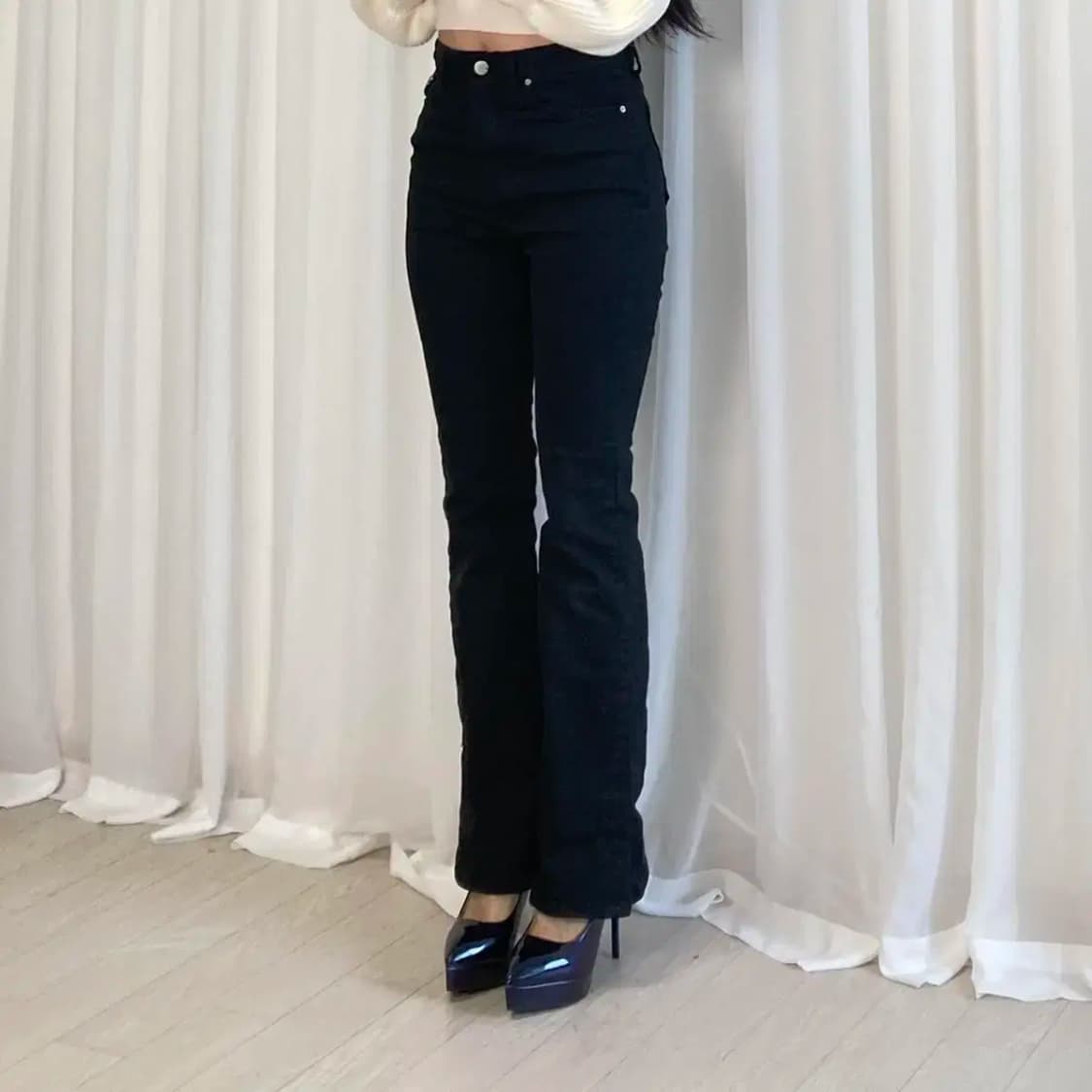 부츠컷 밑단 트임 롱 블랙진 에이블리 상품이미지3