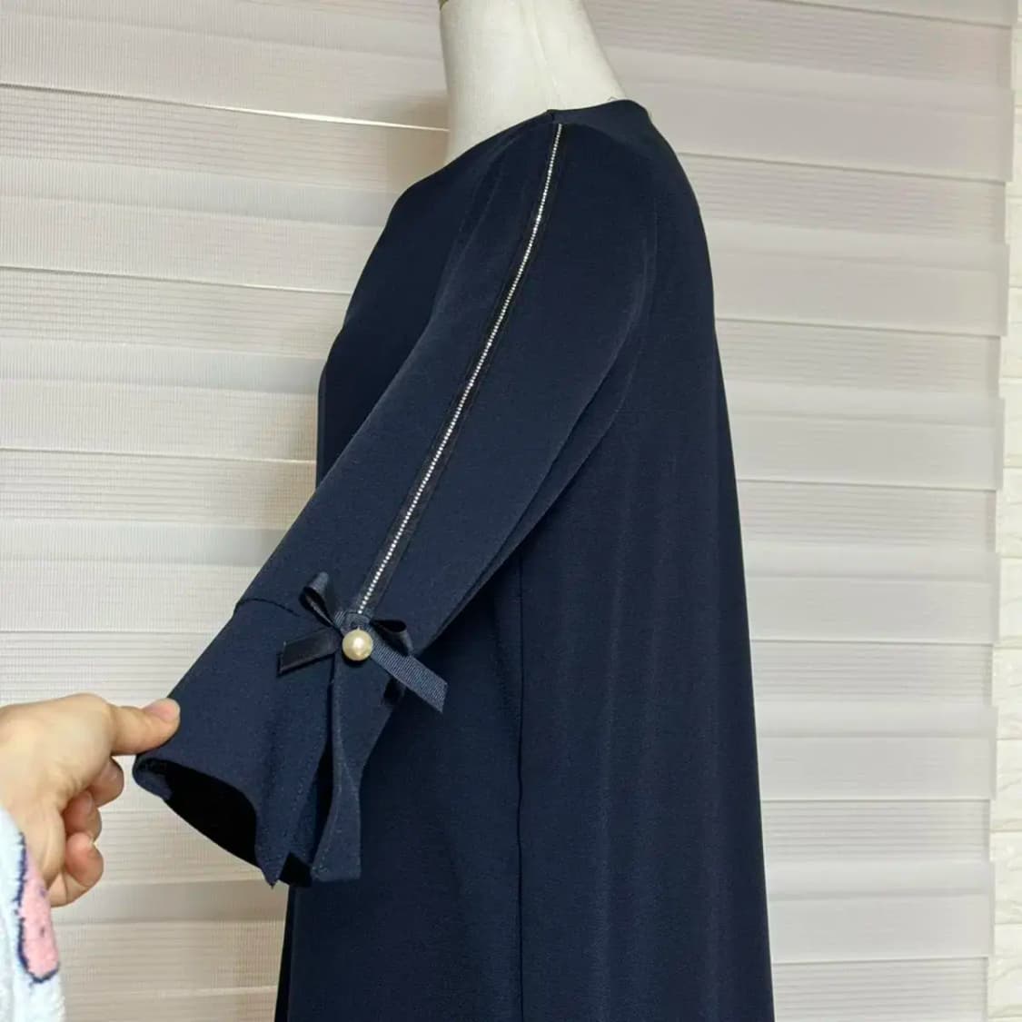 미디 원피스 진주 큐빅 오버핏 블라우스 상품이미지3