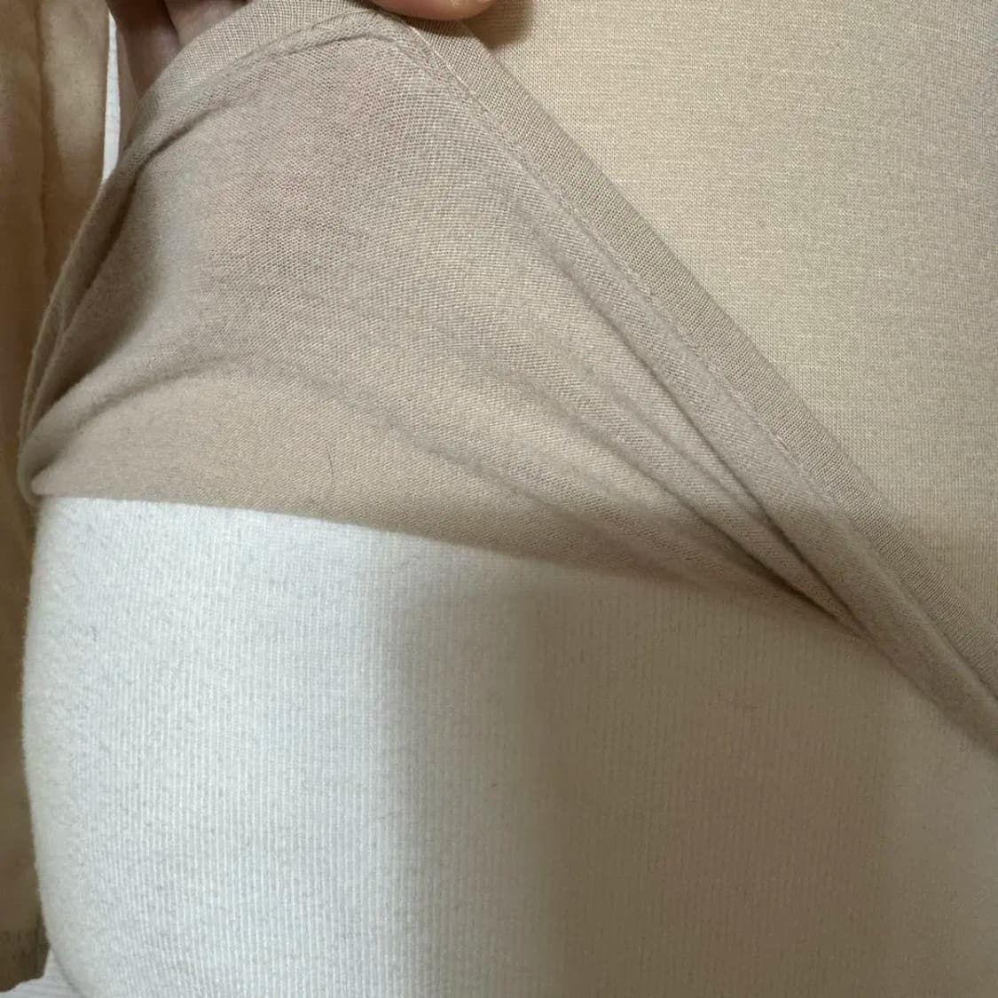이너티 속기모티 베이지색티 기본 라운드넥티 상품이미지4