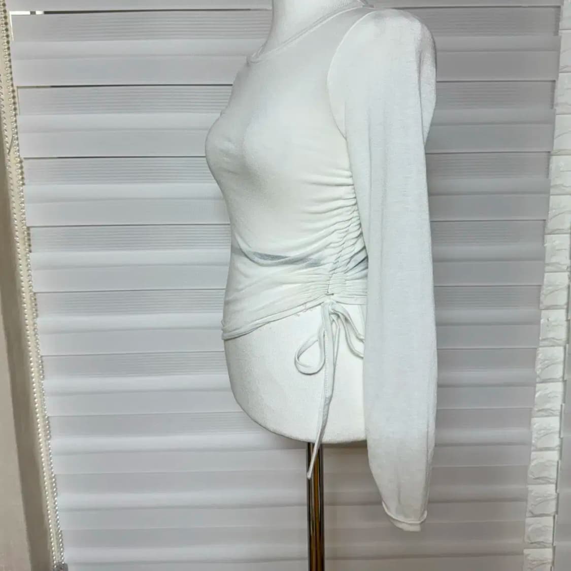 사선 옆 스트링 티 상품이미지2