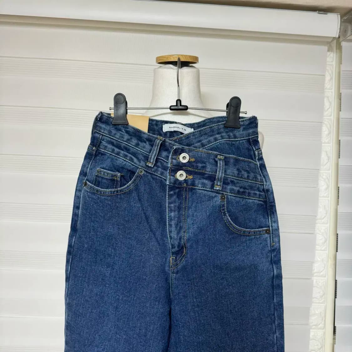 택있음)매그놀리아 사선 투버튼 트임 와이드 롱 청바지 s 상품이미지2