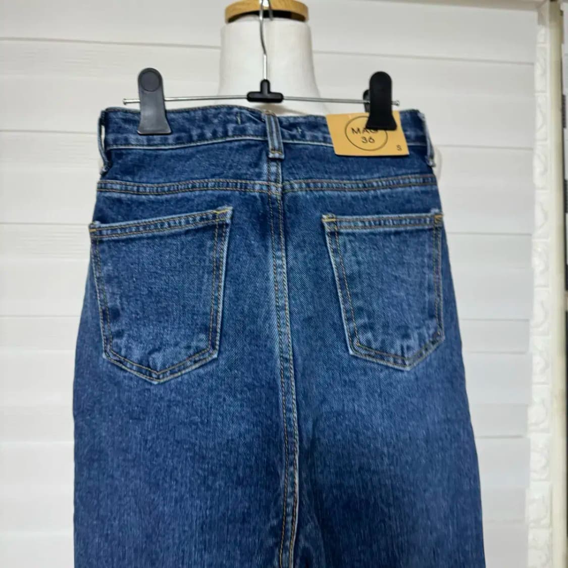 택있음)매그놀리아 사선 투버튼 트임 와이드 롱 청바지 s 상품이미지4