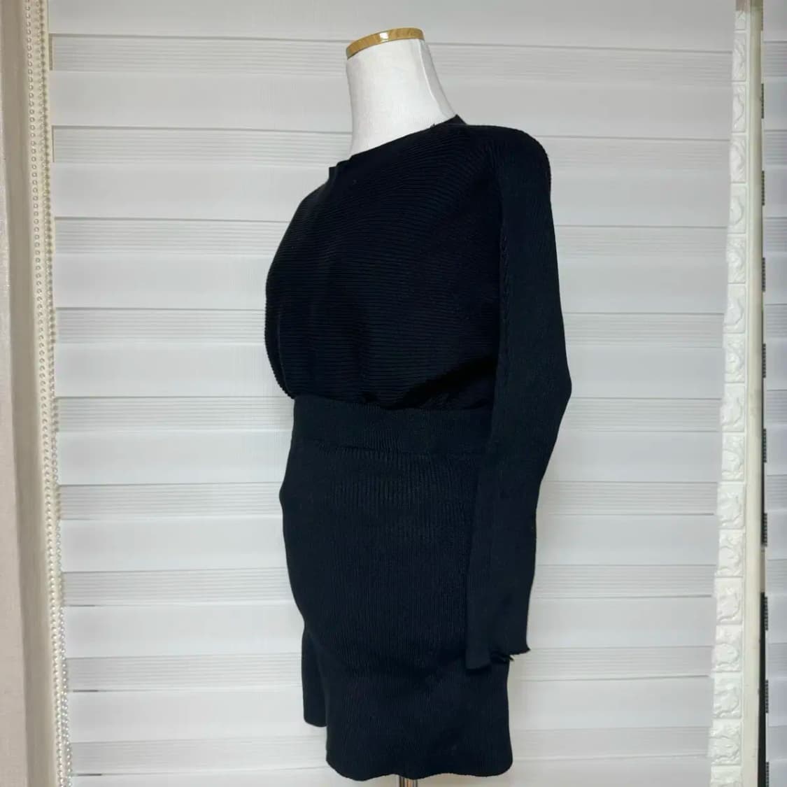 골지 투피스(입술넥 가오리핏 티셔츠+h라인 미니 스커트) 블랙 그레이 상품이미지2