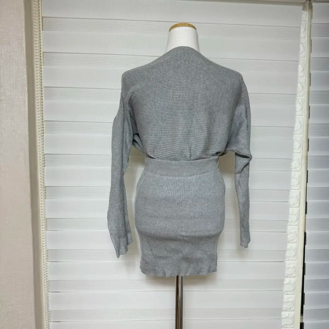 골지 투피스(입술넥 가오리핏 티셔츠+h라인 미니 스커트) 블랙 그레이 상품이미지6