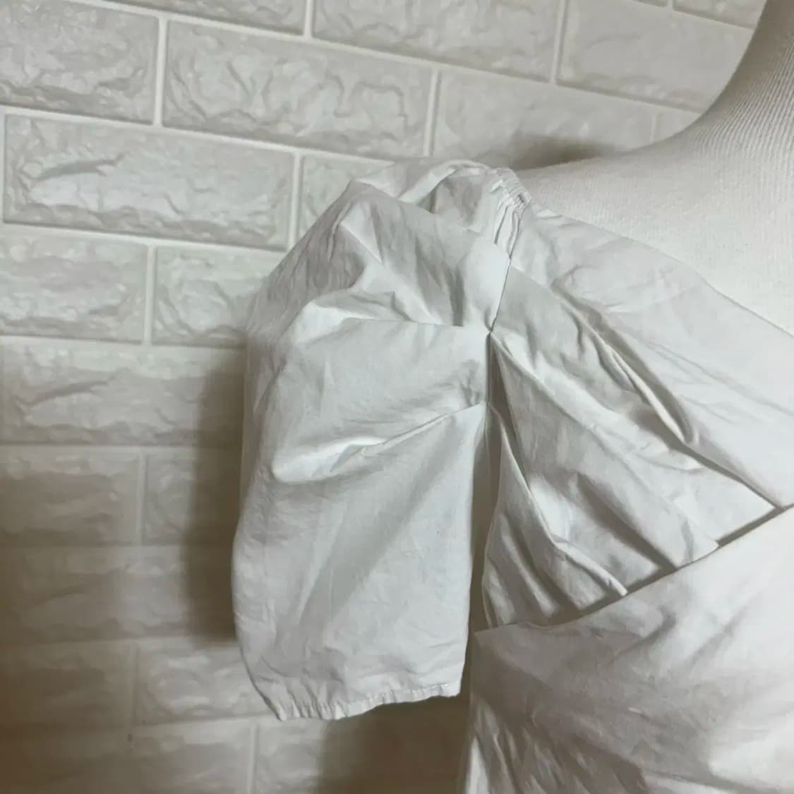 어깨 퍼프 반팔 랩 블라우스 구김 셔츠 상품이미지5