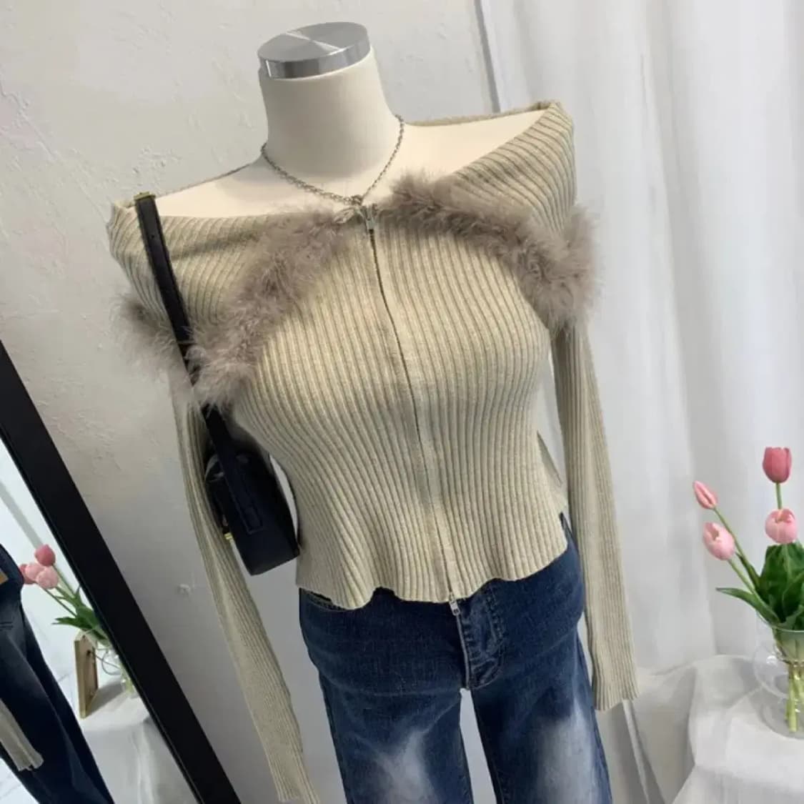 퍼 골지 니트 오프숄더 크롭 니트 긴팔티 상품이미지1