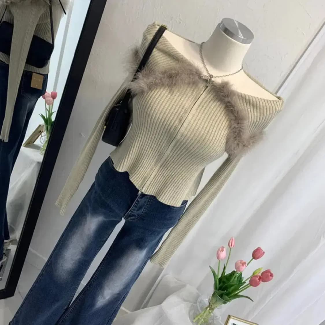 퍼 골지 니트 오프숄더 크롭 니트 긴팔티 상품이미지3