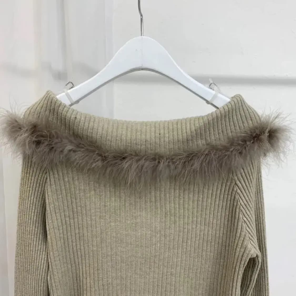 퍼 골지 니트 오프숄더 크롭 니트 긴팔티 상품이미지6