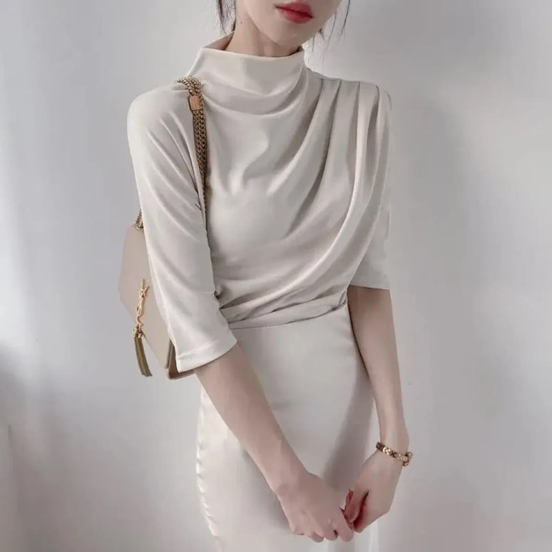 반목 7부 셔링티 블라우스 크림 블랙 상품이미지2