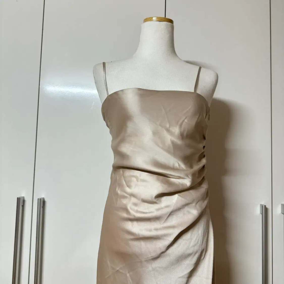 새틴 나시 셔링 롱 트임 슬립 원피스 상품이미지2