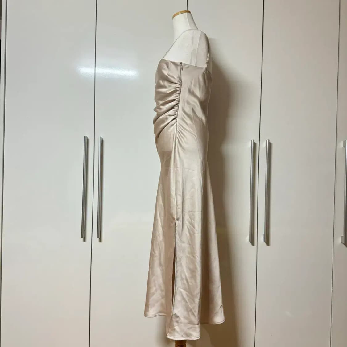 새틴 나시 셔링 롱 트임 슬립 원피스 상품이미지4