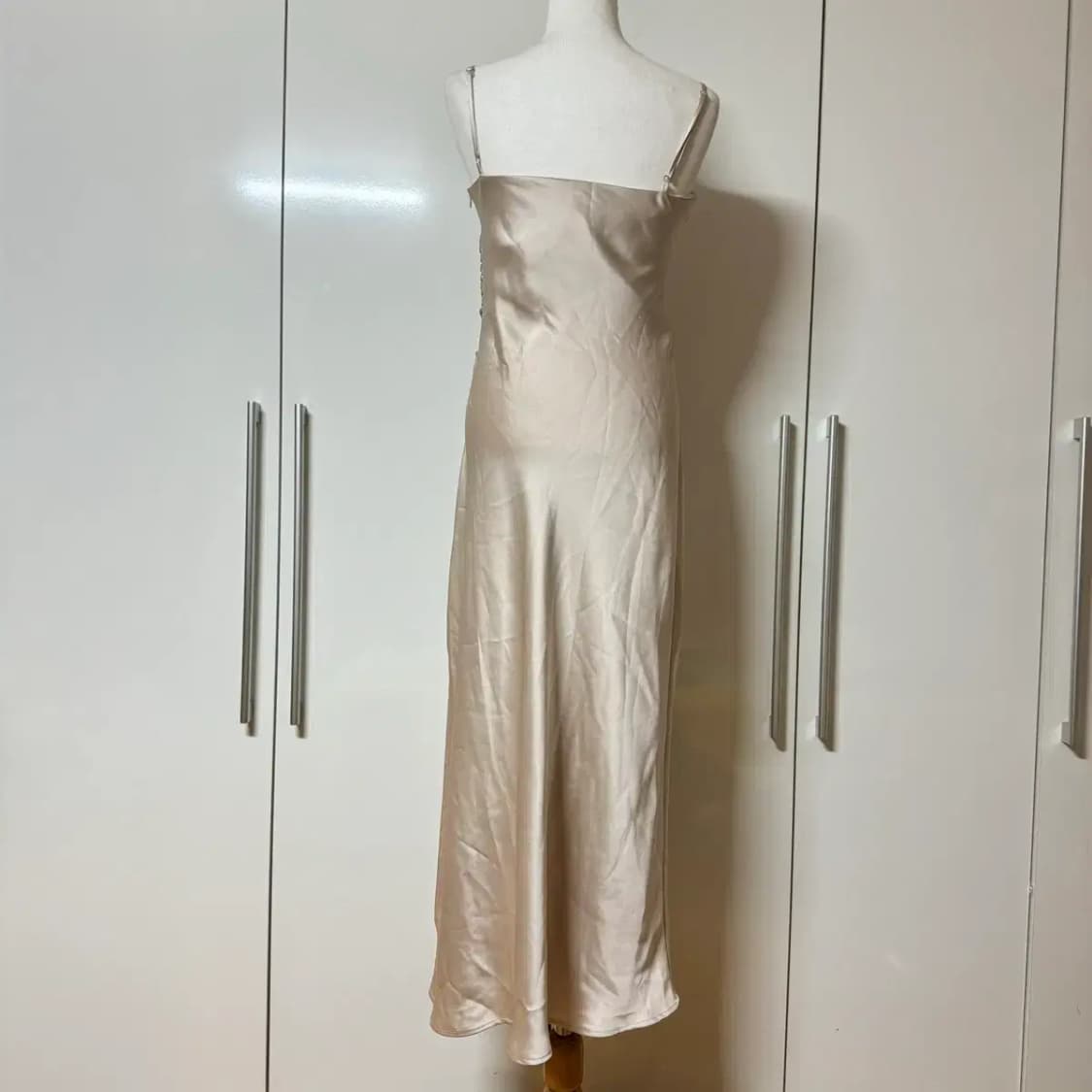 새틴 나시 셔링 롱 트임 슬립 원피스 상품이미지5