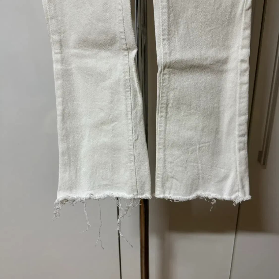 밴딩 투버튼 부츠컷 화이트 데님 팬츠 s 상품이미지3