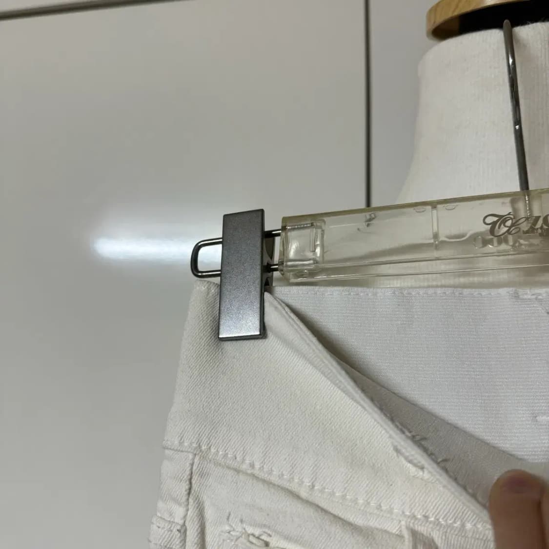 밴딩 투버튼 부츠컷 화이트 데님 팬츠 s 상품이미지4