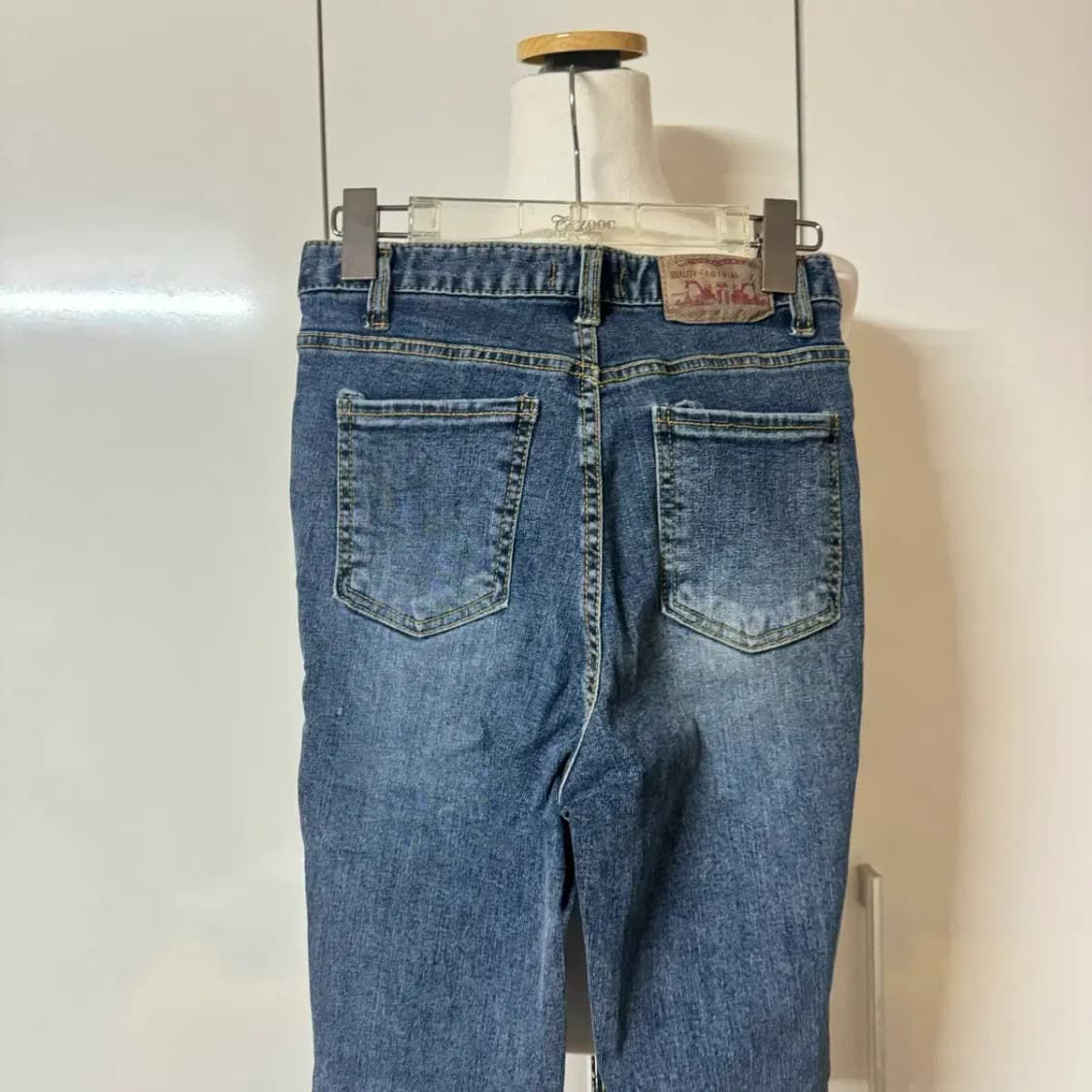 에이블리 사선 언발 투버튼 스키니진 s 상품이미지3