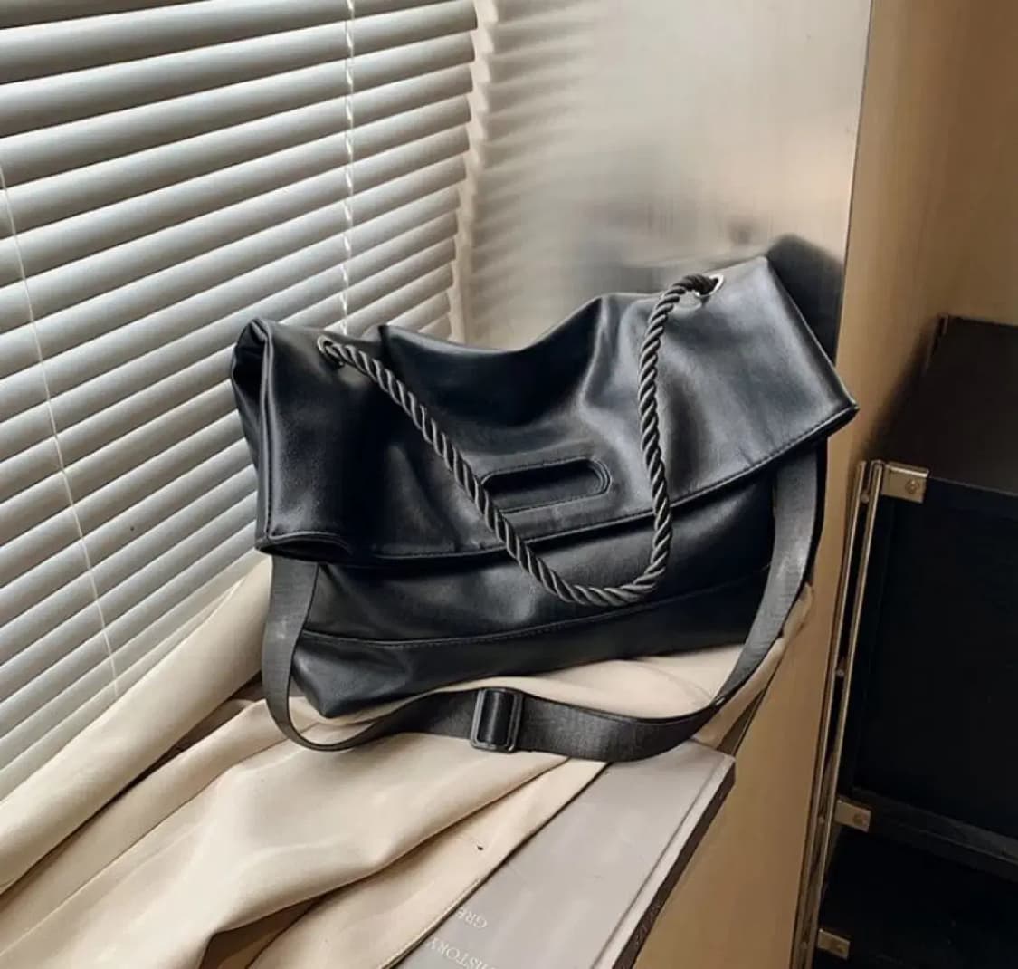 블랙 가죽 빅 숄더백 토트백 출근가방 보부상 가방 상품이미지2