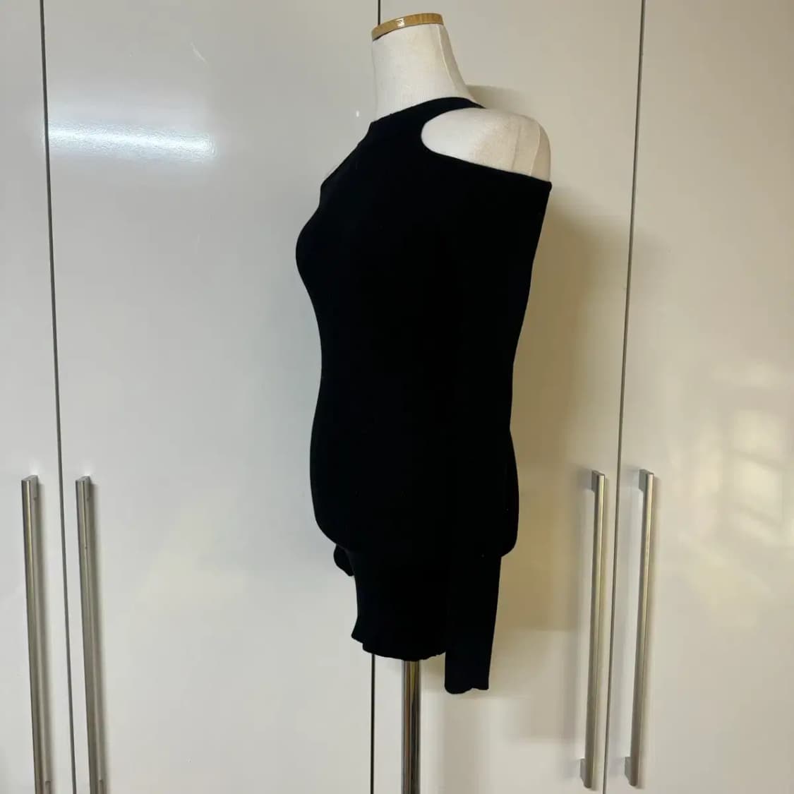 어깨 트임 홀터넥 골지 롱 검정 기본티 상품이미지2