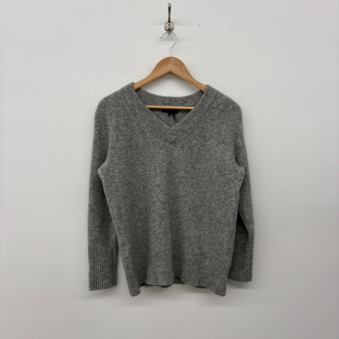 dkny 도나카란 여 브이넥 니트 여L 상품이미지1