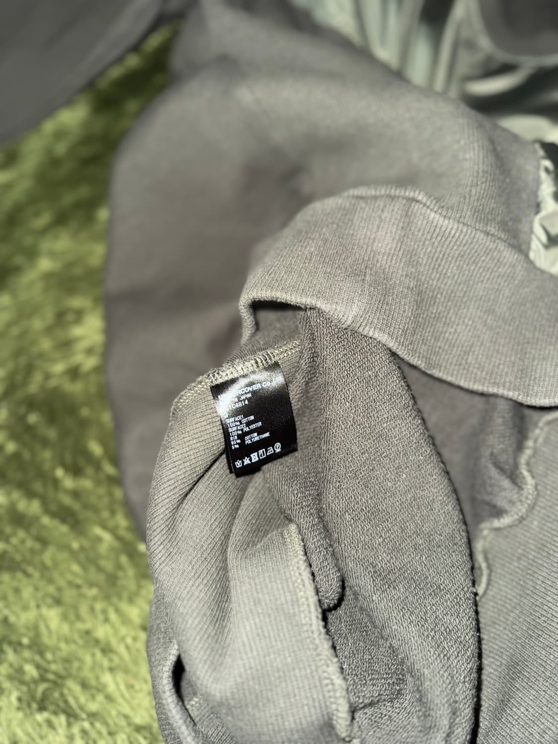 [3] UNDERCOVER 언더커버 패널 디테일 스웻셔츠 올리브 상품이미지6