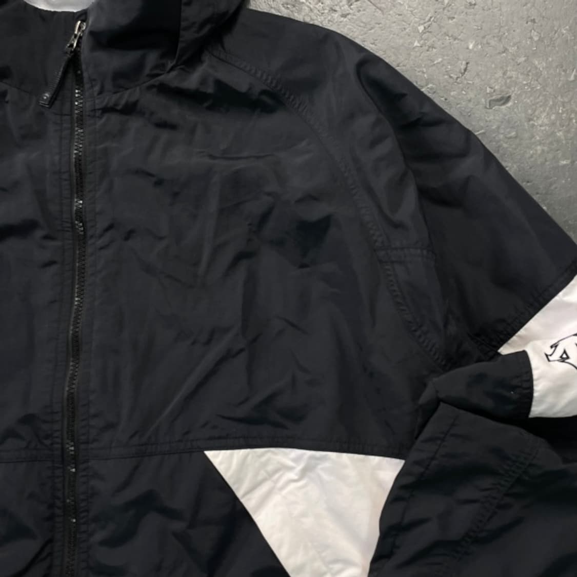 100 데상트 바람막이  상품이미지2