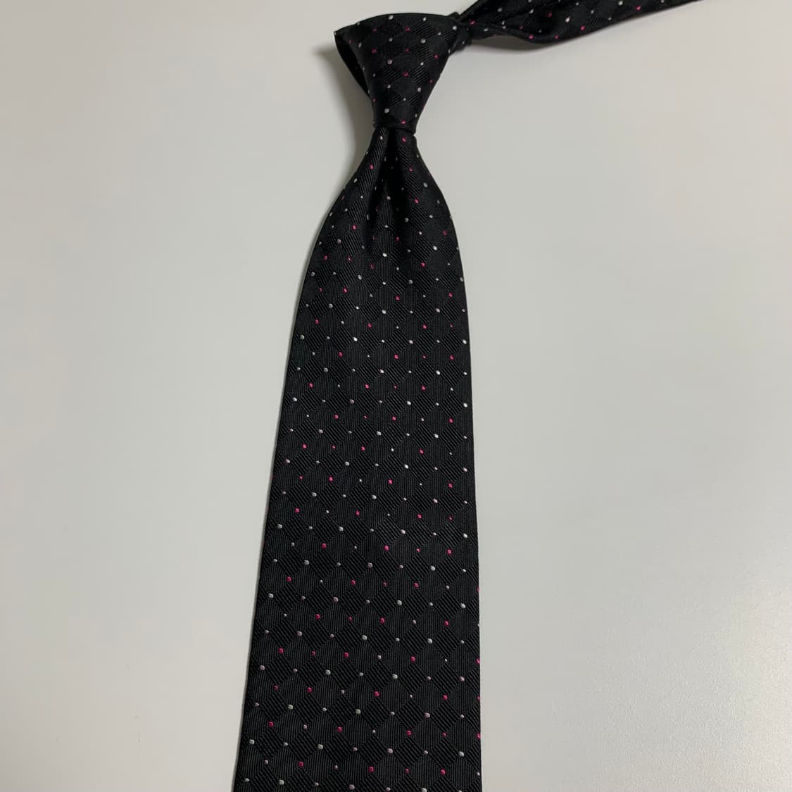 비비안웨스트우드 블랙컬러 도트넥타이 명품 최상급 A+등급 100실크 상품이미지8