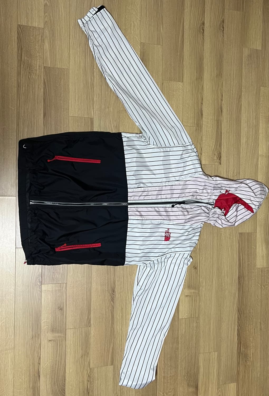 노스페이스 바람막이 흰검 상품이미지4