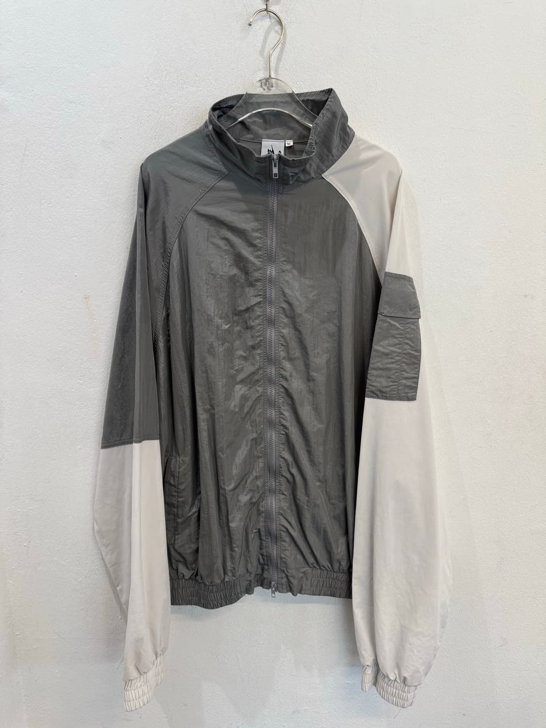 Nike OverFit Windbreaker 상품이미지1