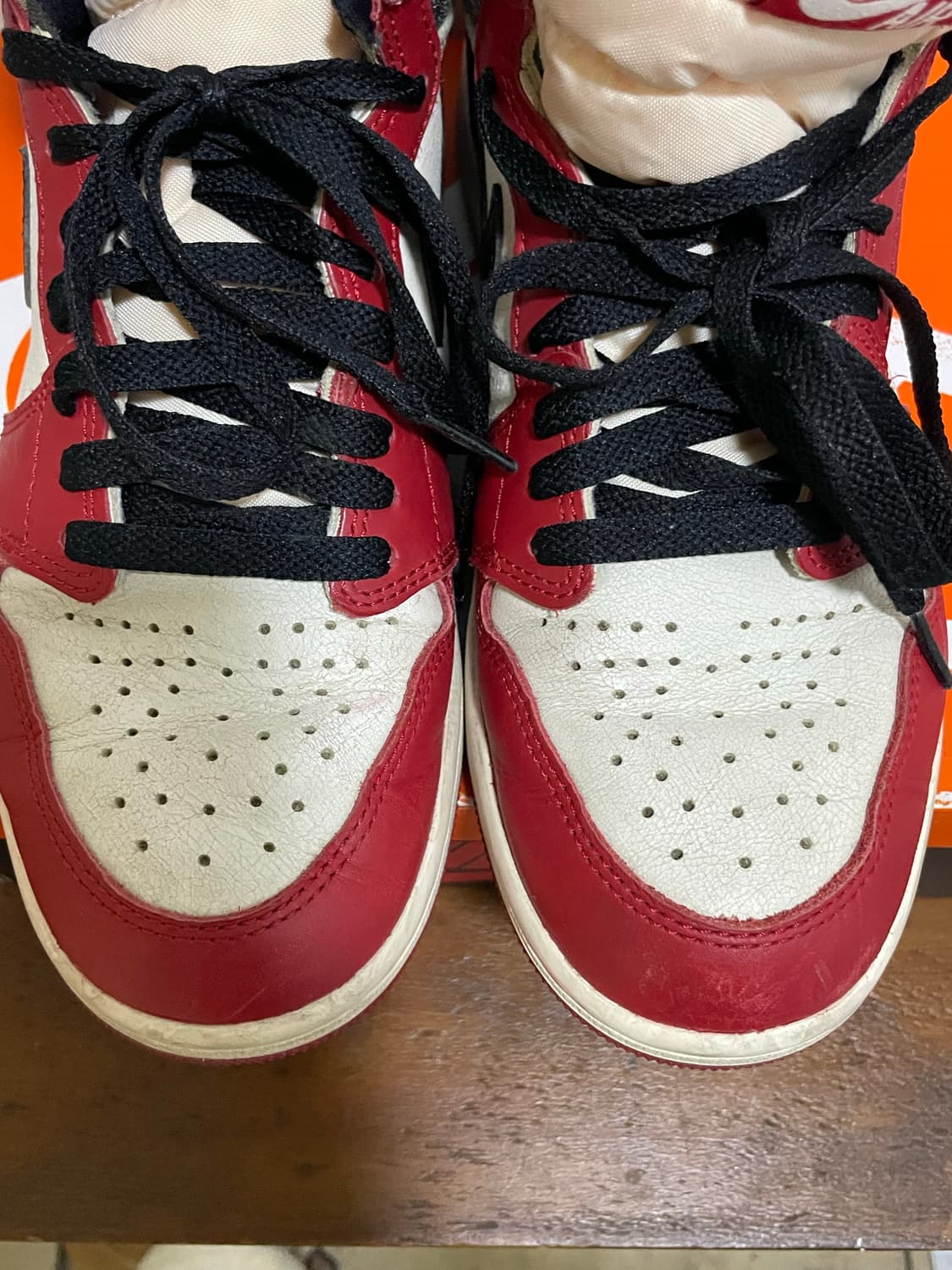 나이키 에어 조던 1 레트로 하이 OG Chicago 상품이미지3