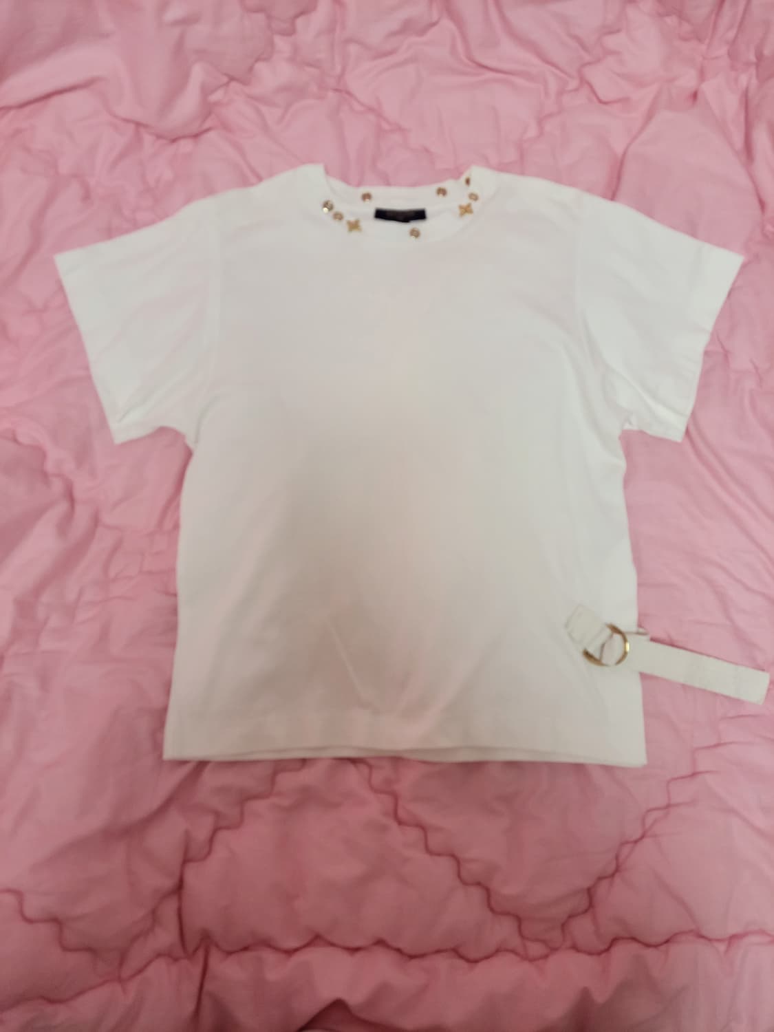 정품)급처2번입고세탁완료!루이비통 넥로고참장식 사이드 스트랩 반팔면티셔츠 상품이미지3