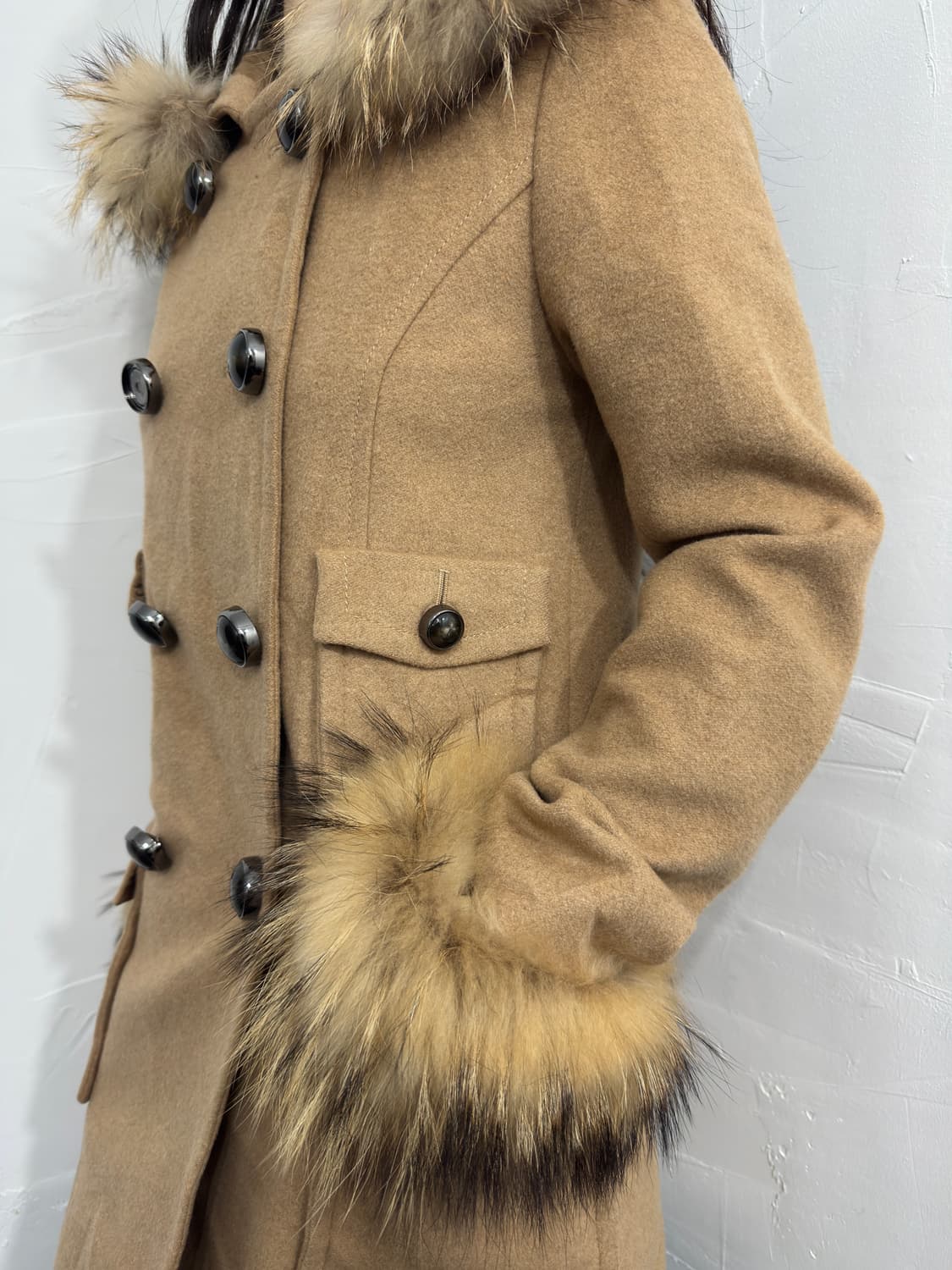 grace contental camel fur detail coat 상품이미지5