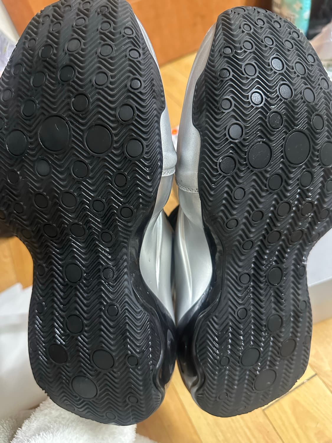 (44) 발렌시아가 바스켓볼 스니커즈 팝니다 상품이미지5